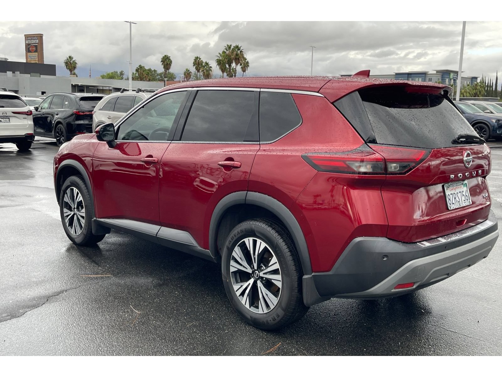 Used 2021 Nissan Rogue SV FWD image 3