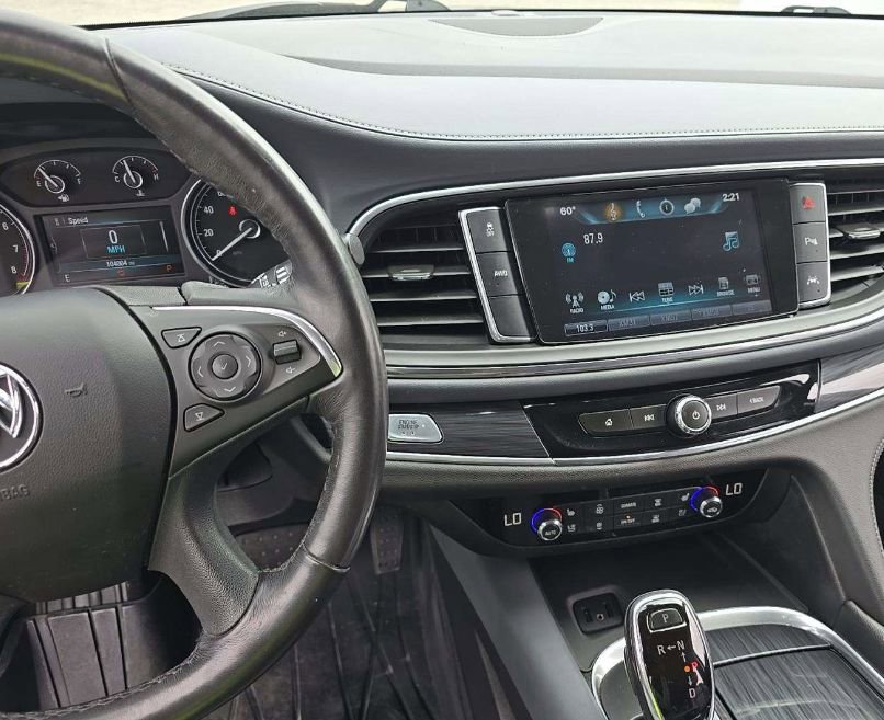 Used 2018 Buick Enclave Premium image 16