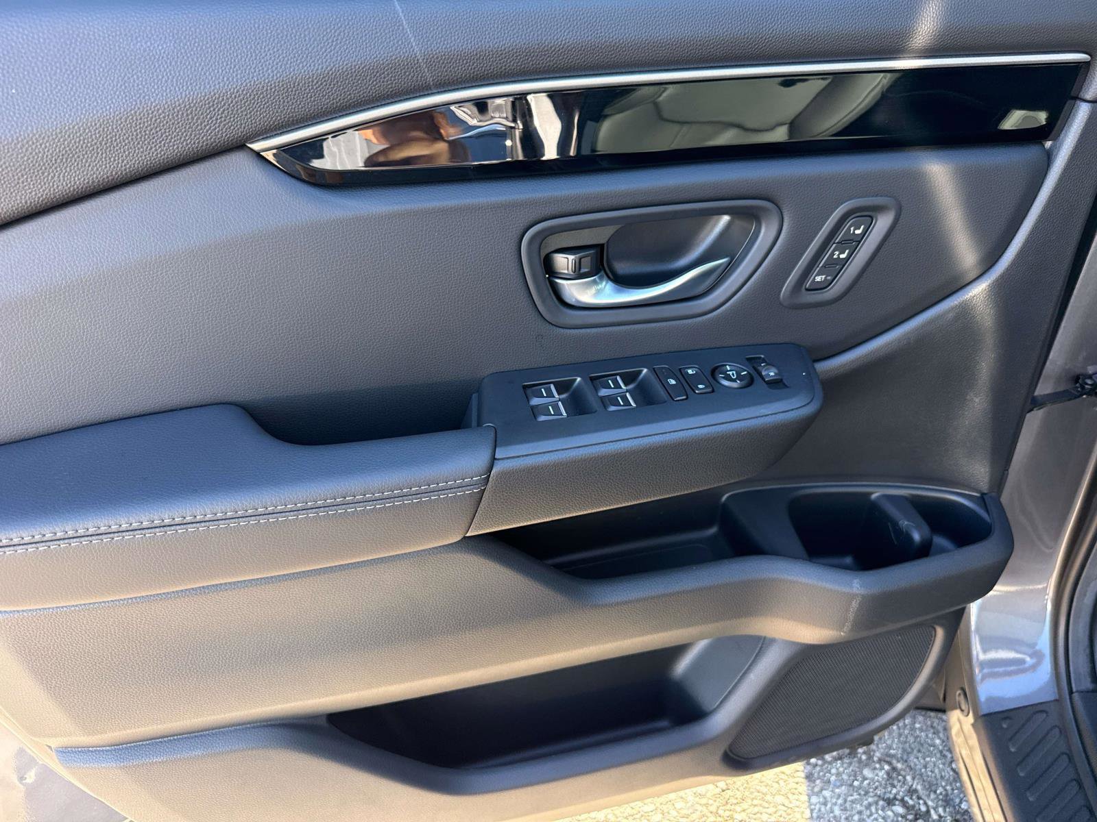 Used 2025 Honda Pilot Touring image 21