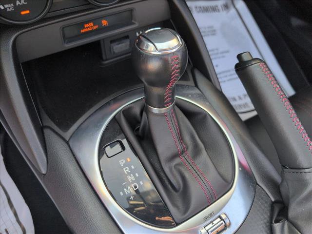 Used 2016 MAZDA MX-5 Miata Club RWD image 12