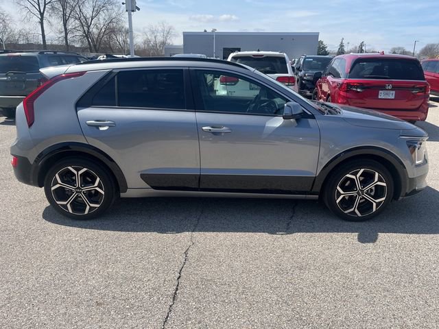 Certified 2023 Kia Niro EX Touring image 4