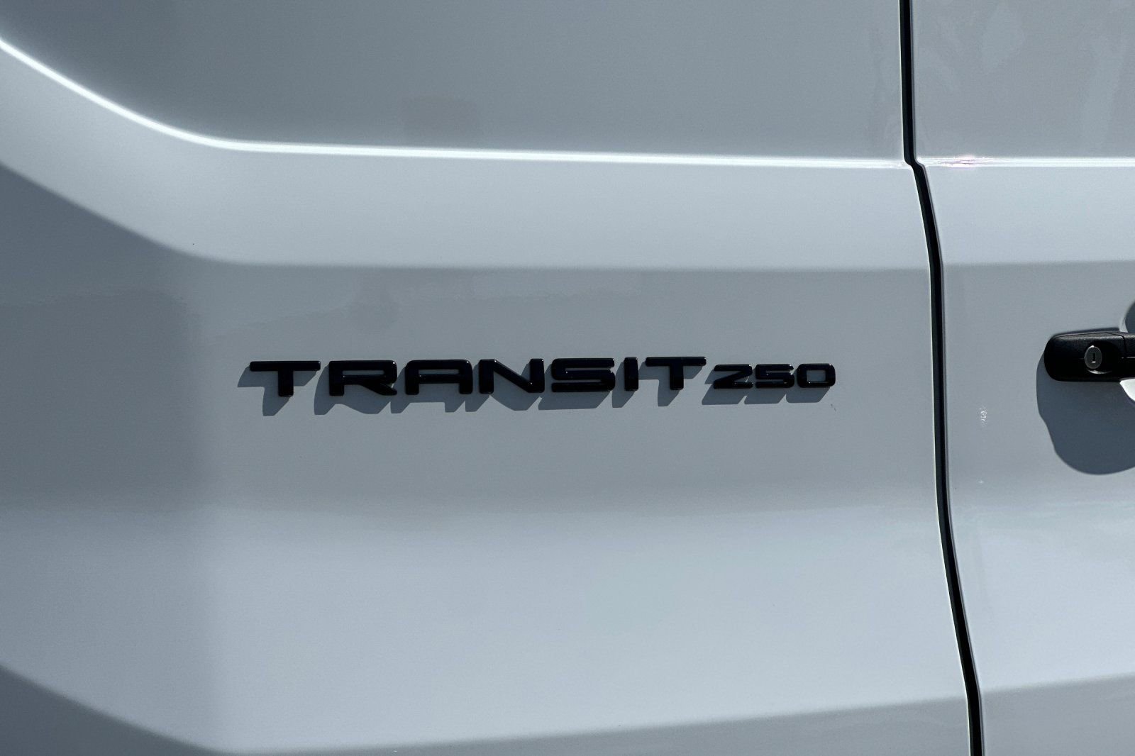 New 2026 Ford Transit 250 148 Medium Roof RWD image 25