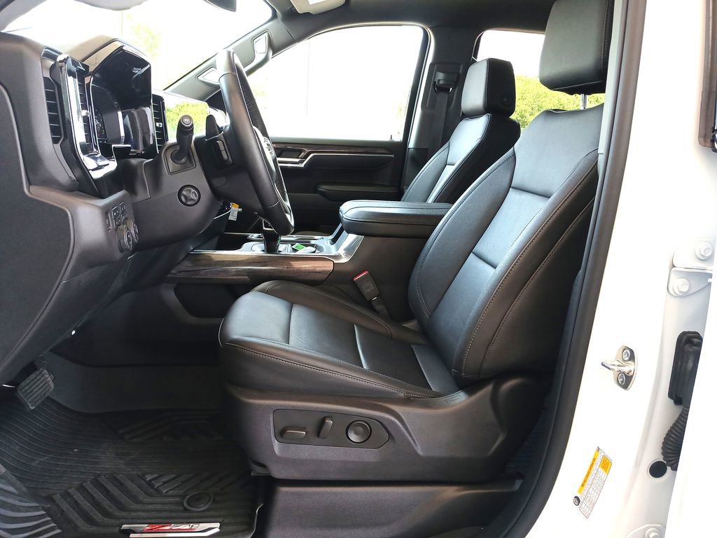 Used 2025 Chevrolet Silverado 1500 LTZ image 20