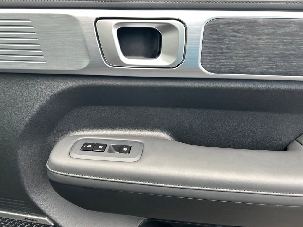 Certified 2025 Hyundai Santa Fe Limited image 27