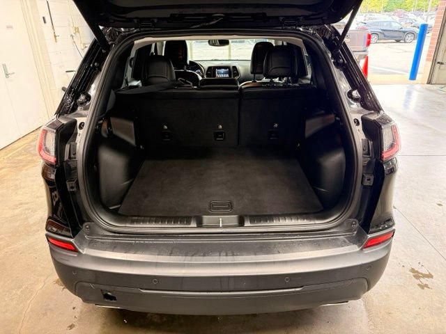 Used 2019 Jeep Cherokee Latitude Plus w/ Comfort/Convenience Group AWD/4WD image 21