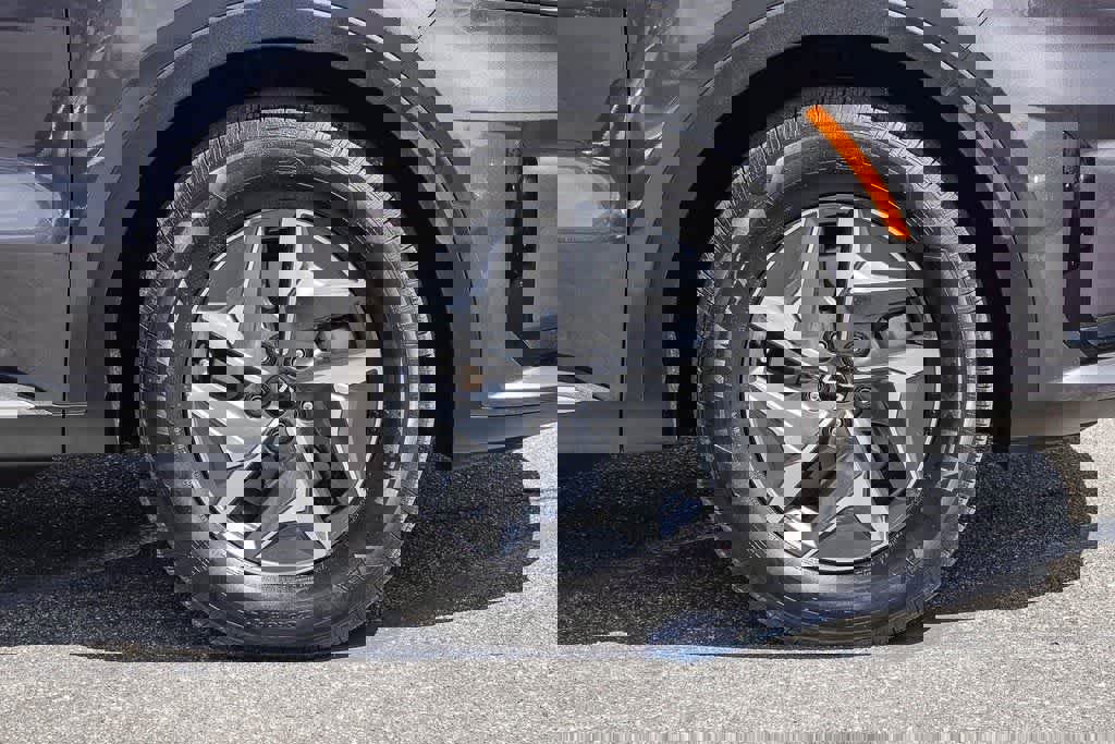 Certified 2024 Kia Sorento EX image 10