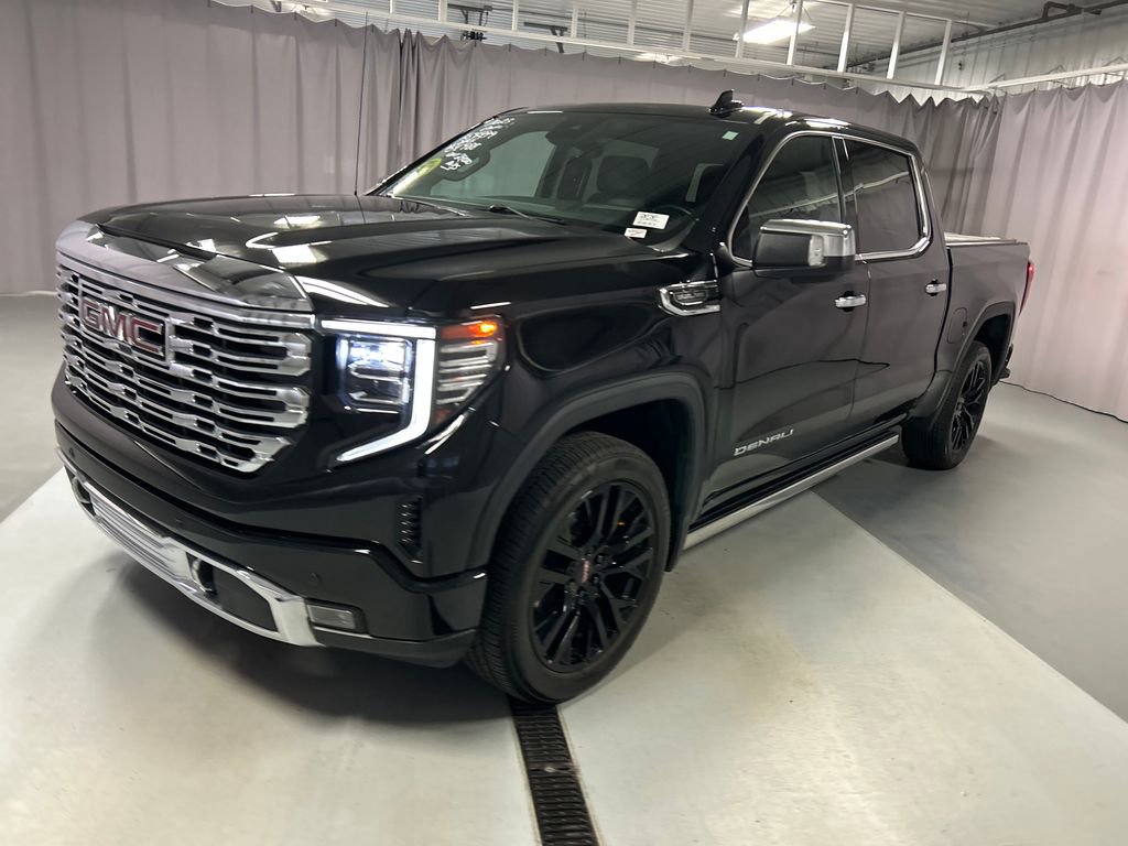 Used 2023 GMC Sierra 1500 Denali w/ Denali Reserve Package AWD/4WD image 3