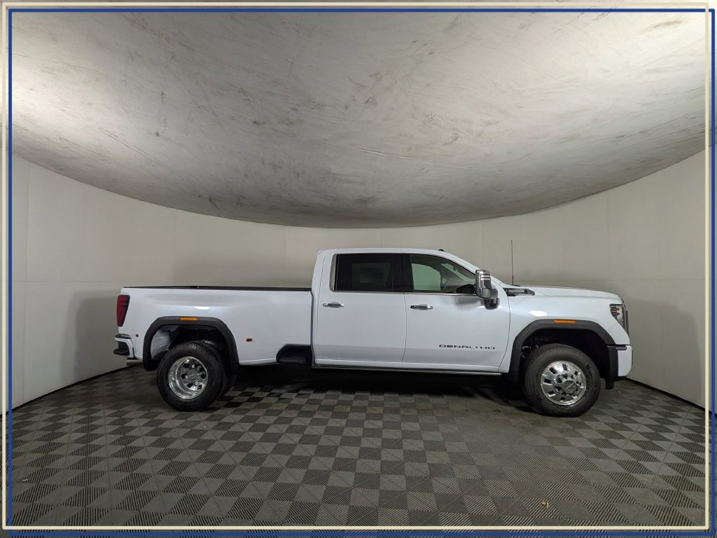 New 2026 GMC Sierra 3500 Denali Ultimate AWD/4WD image 6