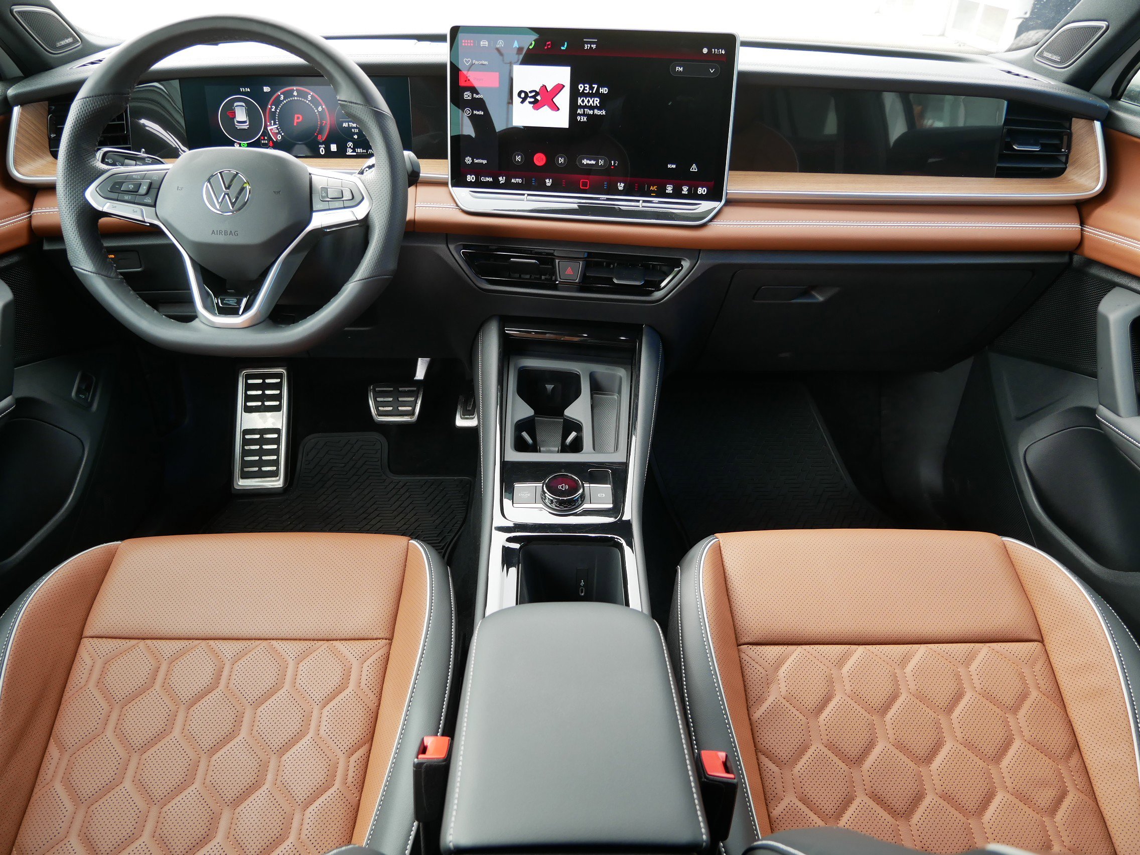 Used 2026 Volkswagen Tiguan SEL R-Line image 11