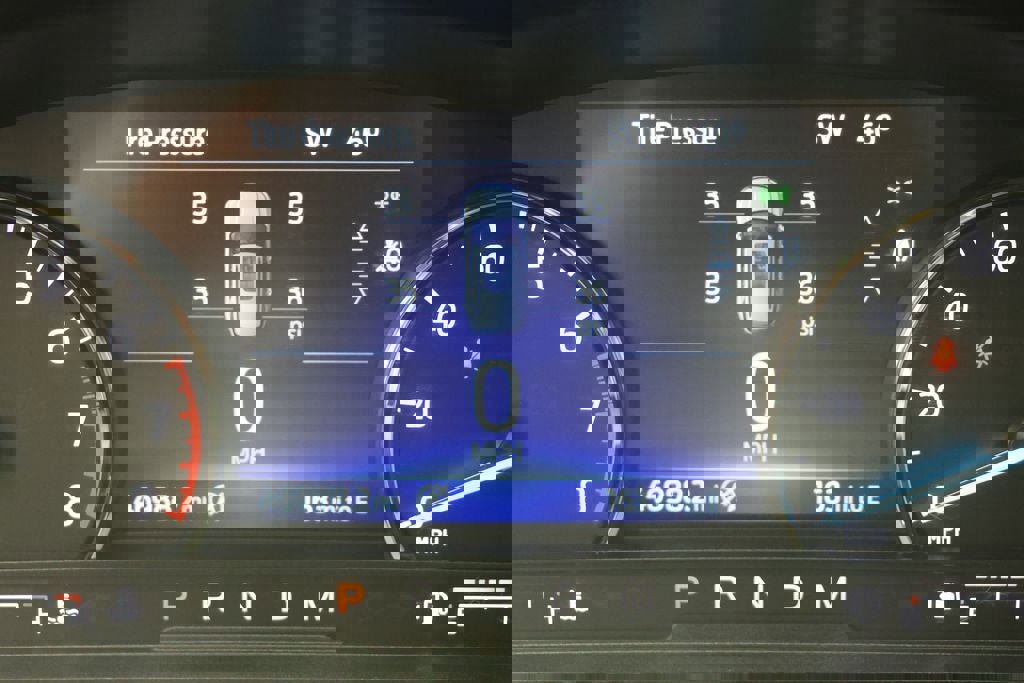 Used 2020 Ford Explorer XLT w/ Comfort Package image 18