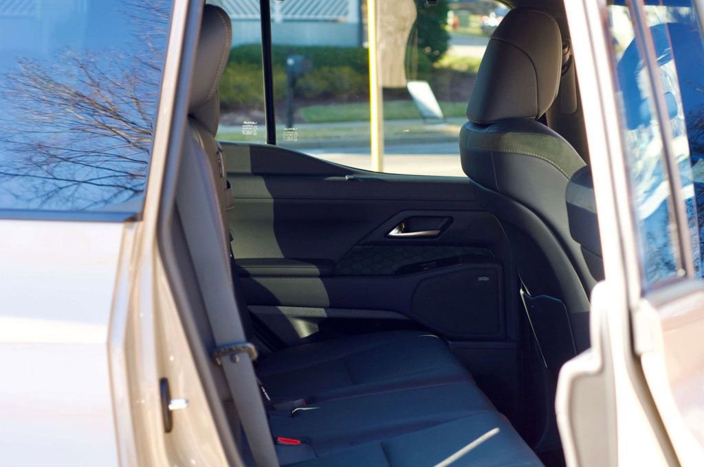 Used 2024 Lexus GX 550 image 41