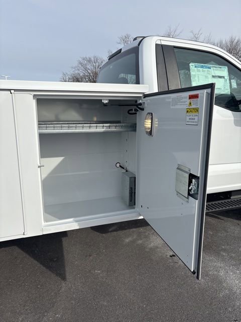 New 2025 Ford F450 XL w/ XL Chrome Package image 20