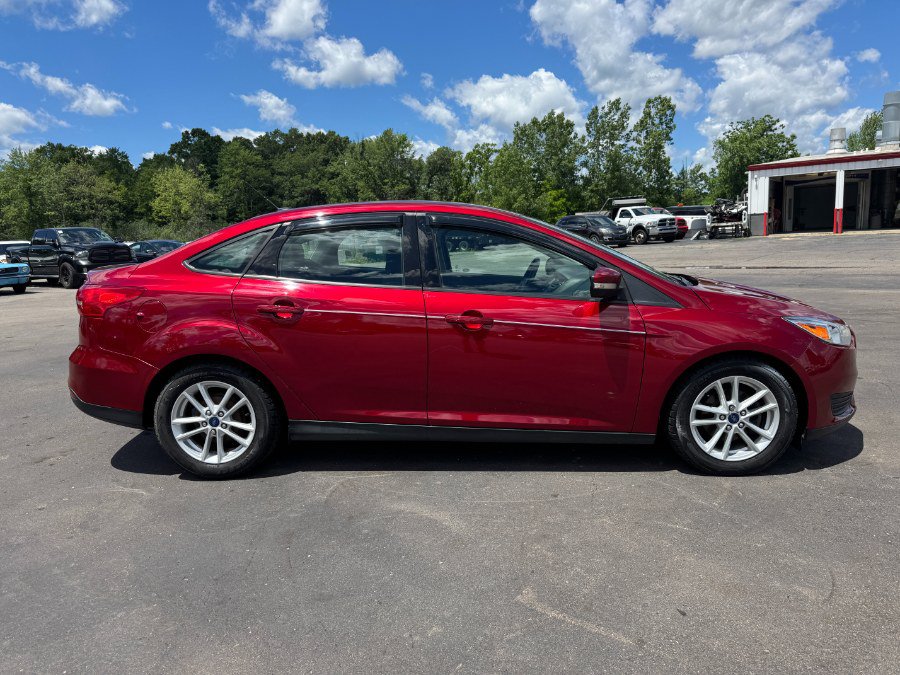 Used 2017 Ford Focus SE w/ Cold Weather Package FWD image 6