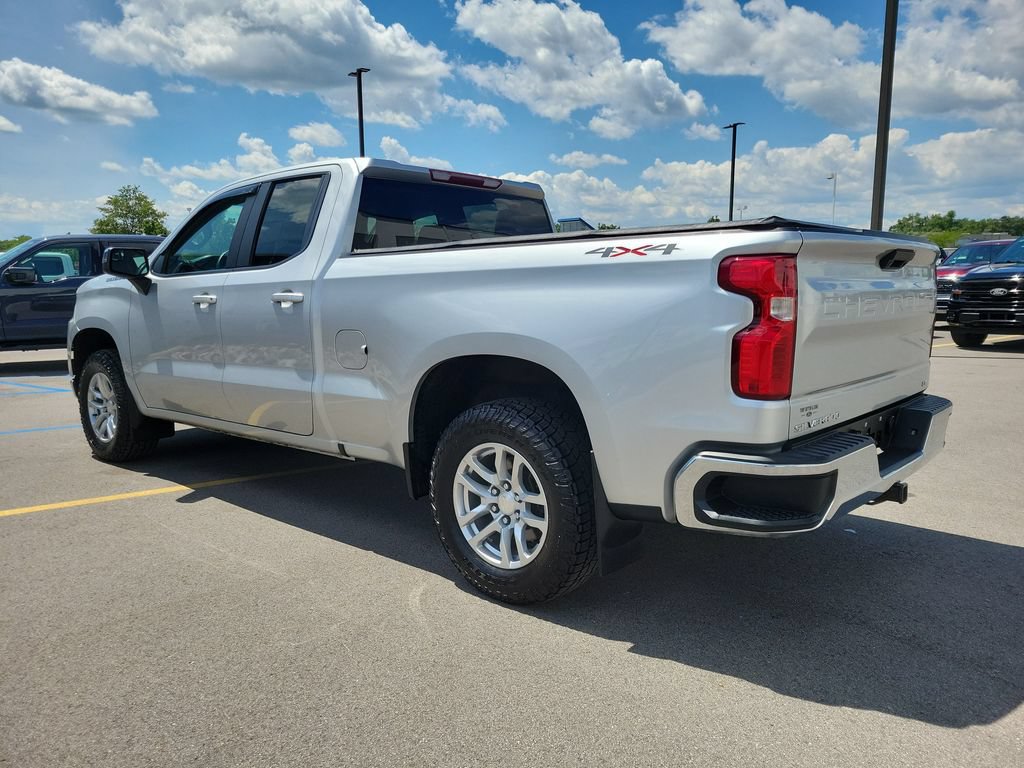 Used 2020 Chevrolet Silverado 1500 LT AWD/4WD image 3