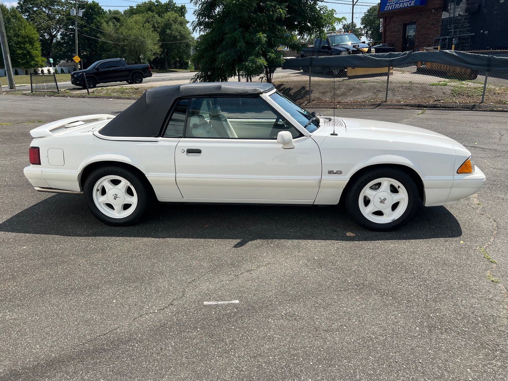 Used 1993 Ford Mustang LX RWD image 17