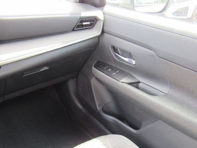 Certified 2025 Nissan Kicks SV FWD image 20