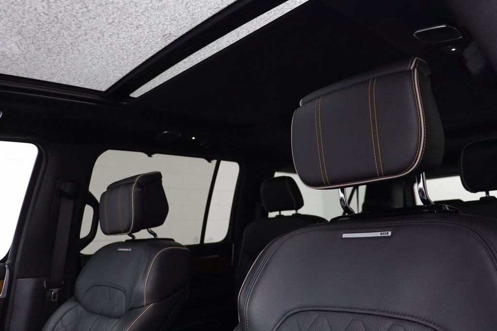 Used 2024 Jeep Grand Wagoneer L Series III image 15