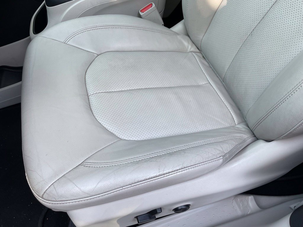 Used 2021 Chrysler Pacifica Touring-L FWD image 26