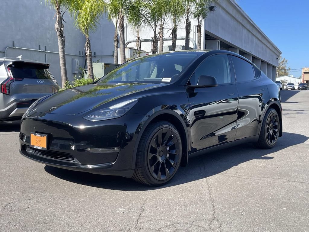 Used 2023 Tesla Model Y Long Range AWD/4WD image 5