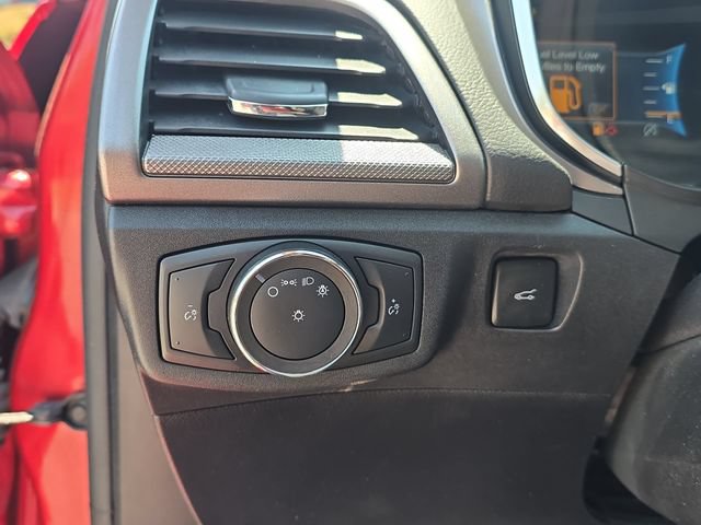 Used 2020 Ford Fusion SE FWD image 26