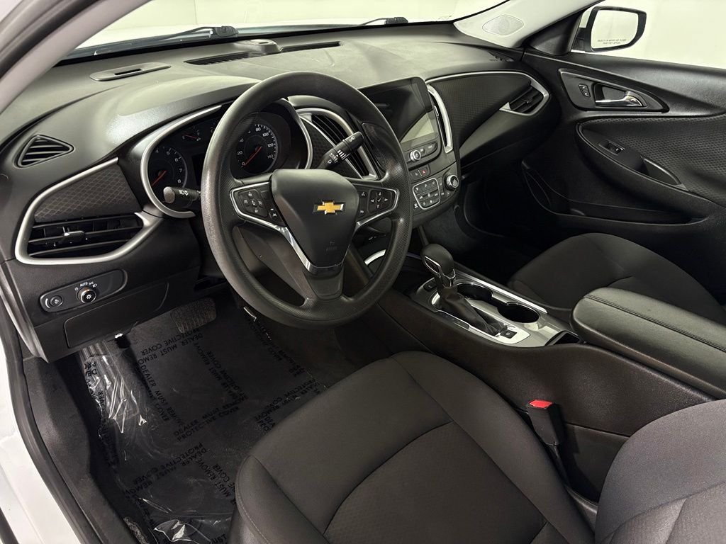 Used 2024 Chevrolet Malibu LT FWD image 16