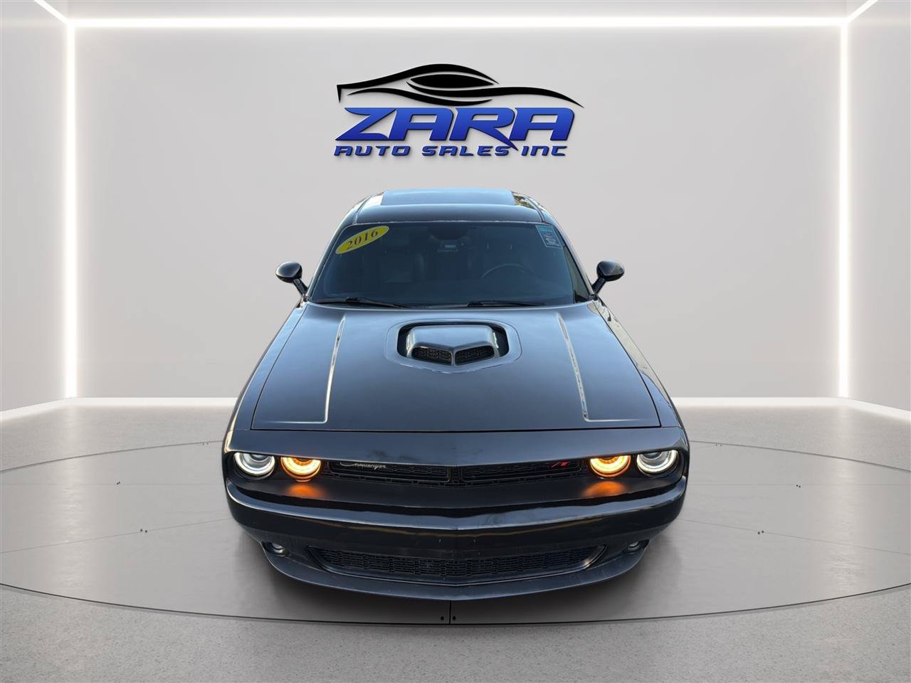 Used 2016 Dodge Challenger R/T Plus RWD image 10