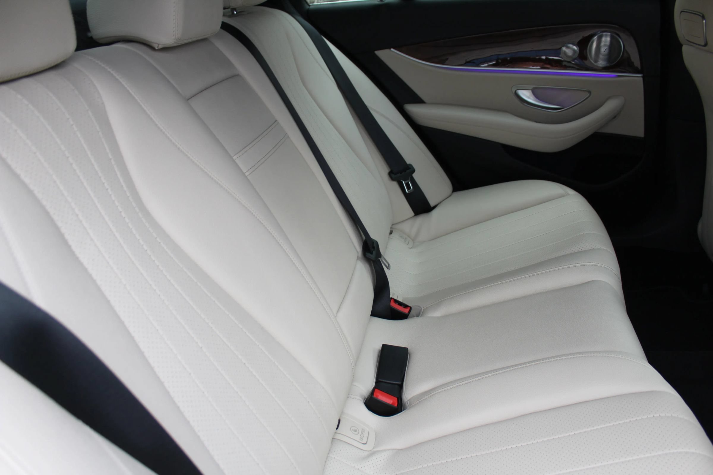 Used 2018 Mercedes-Benz E 400 4MATIC Sedan image 15