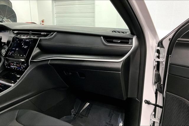 Used 2024 Jeep Grand Cherokee Laredo w/ Luxury Tech Group I image 19