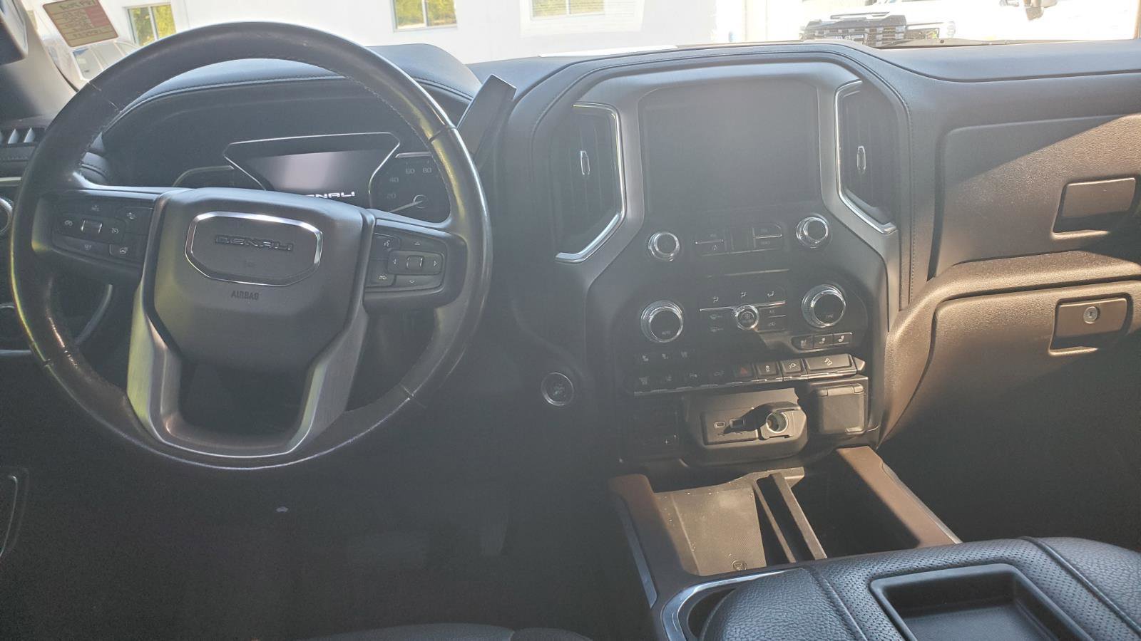 Used 2020 GMC Sierra 3500 Denali w/ Denali Ultimate Package image 7