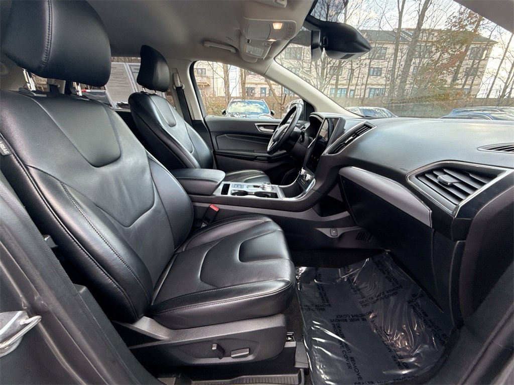 Used 2022 Ford Edge Titanium image 24