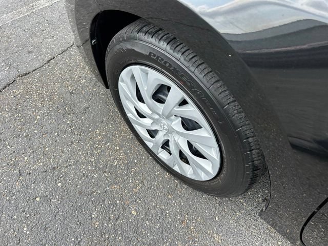 Used 2017 Toyota Corolla LE FWD image 17