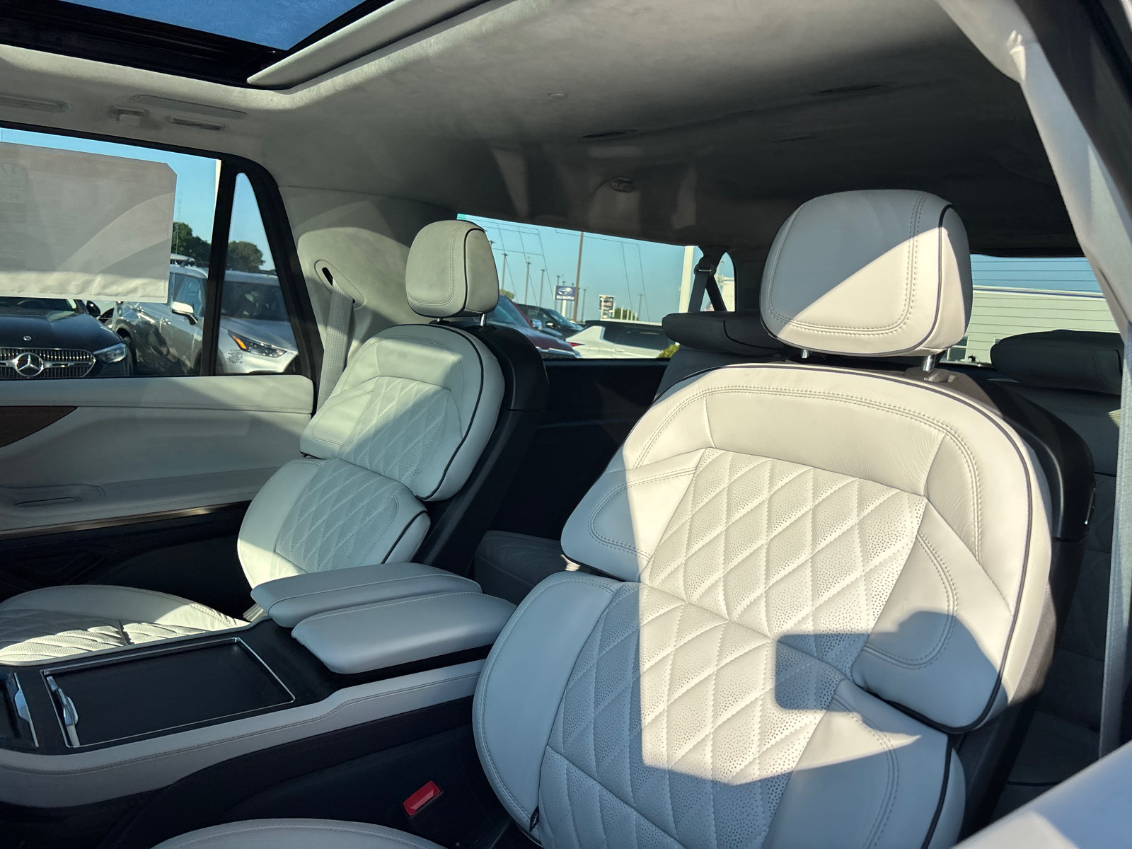 New 2027 Lincoln Navigator L Black Label w/ Black Label Special Edition AWD/4WD image 26