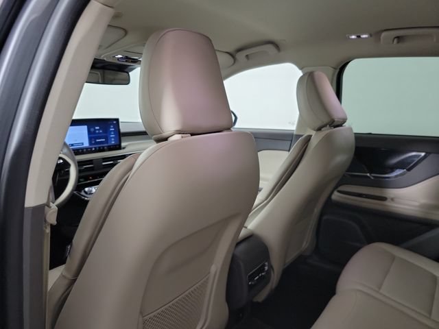 Used 2023 Lincoln Corsair FWD image 11