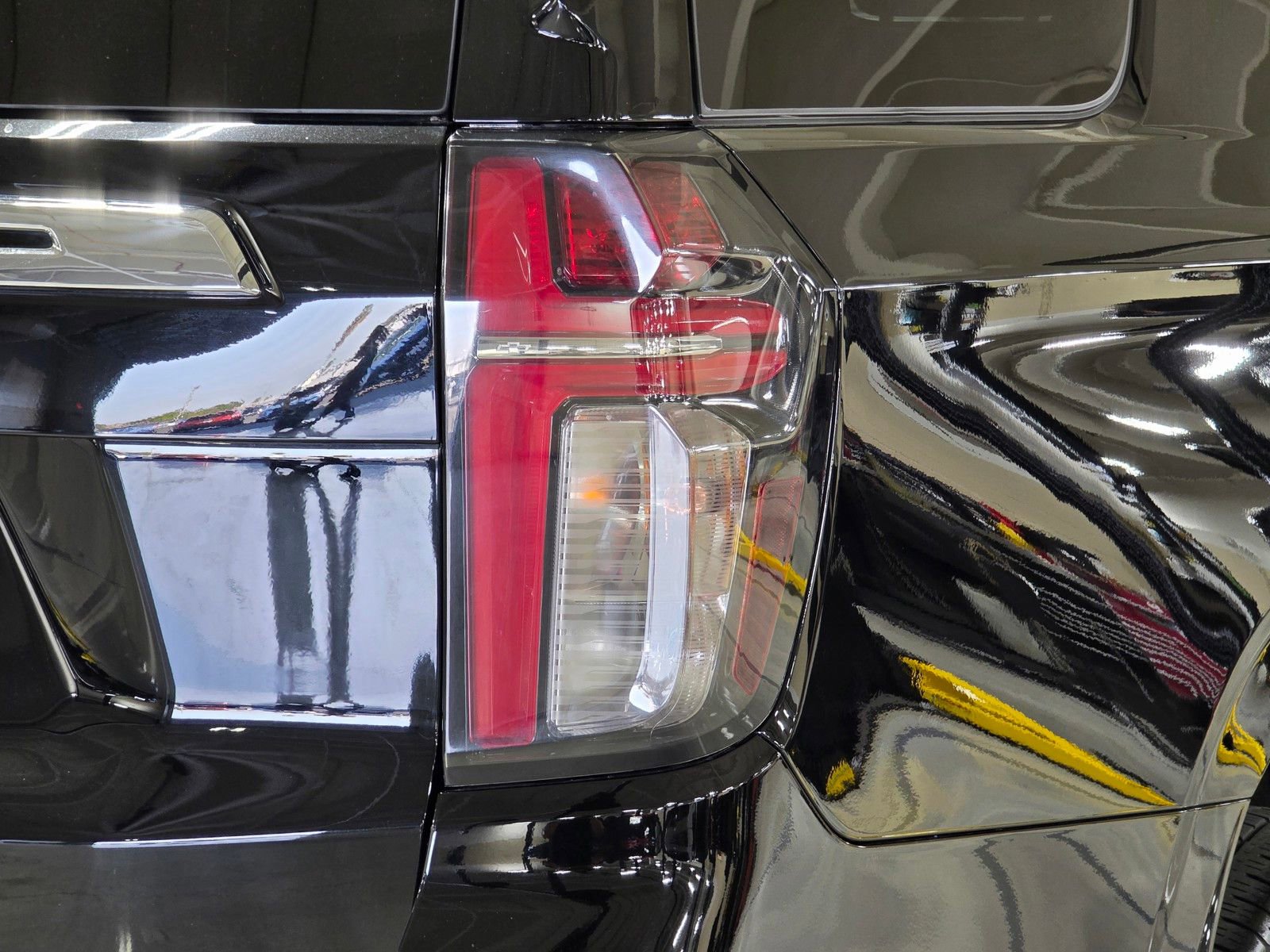 Used 2022 Chevrolet Tahoe LT w/ Luxury Package image 13