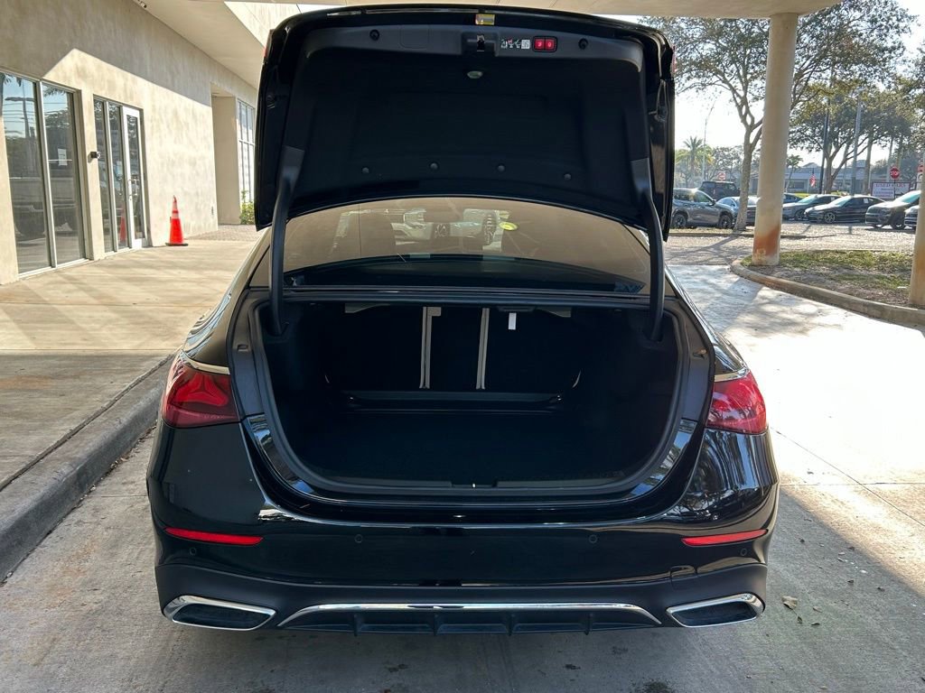 Used 2025 Mercedes-Benz E 350 4MATIC Sedan image 38