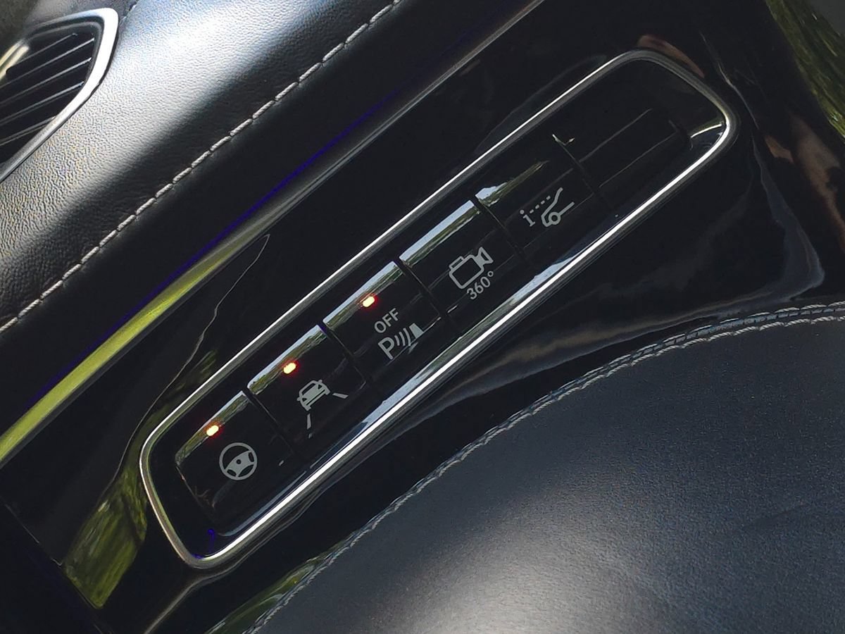 Used 2017 Mercedes-Benz S 550 Cabriolet image 36