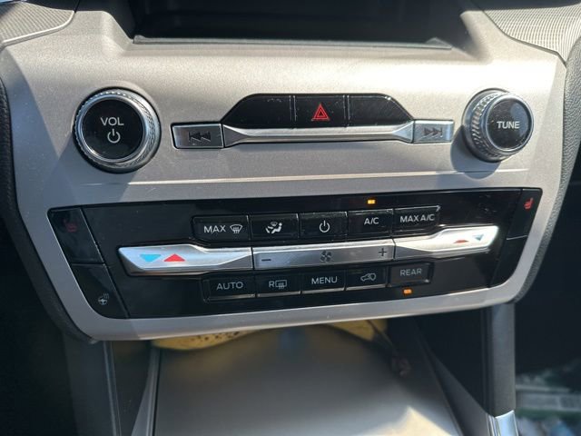 Used 2023 Ford Explorer XLT w/ Equipment Group 202A AWD/4WD image 19