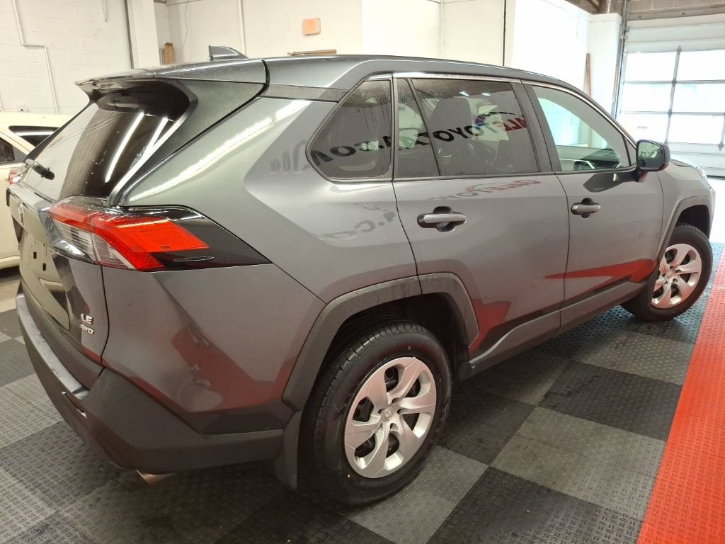 Used 2023 Toyota RAV4 LE AWD/4WD image 11