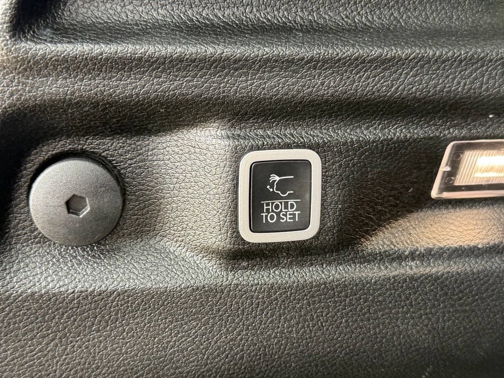 Certified 2021 Jeep Grand Cherokee L Limited AWD/4WD image 37
