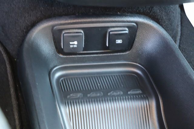 Used 2020 Chrysler Pacifica Touring-L w/ Advanced Safetytec Group image 31