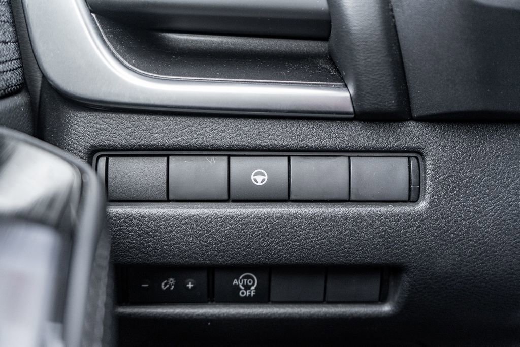 Used 2023 Nissan Rogue SV image 20