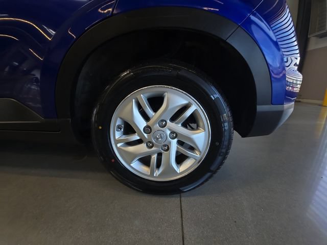 Used 2021 Hyundai Venue FWD image 26