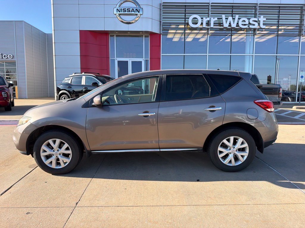 Used 2011 Nissan Murano S FWD image 2