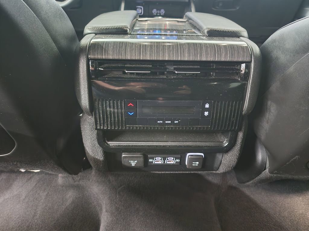 Used 2022 Jeep Wagoneer Series II AWD/4WD image 26