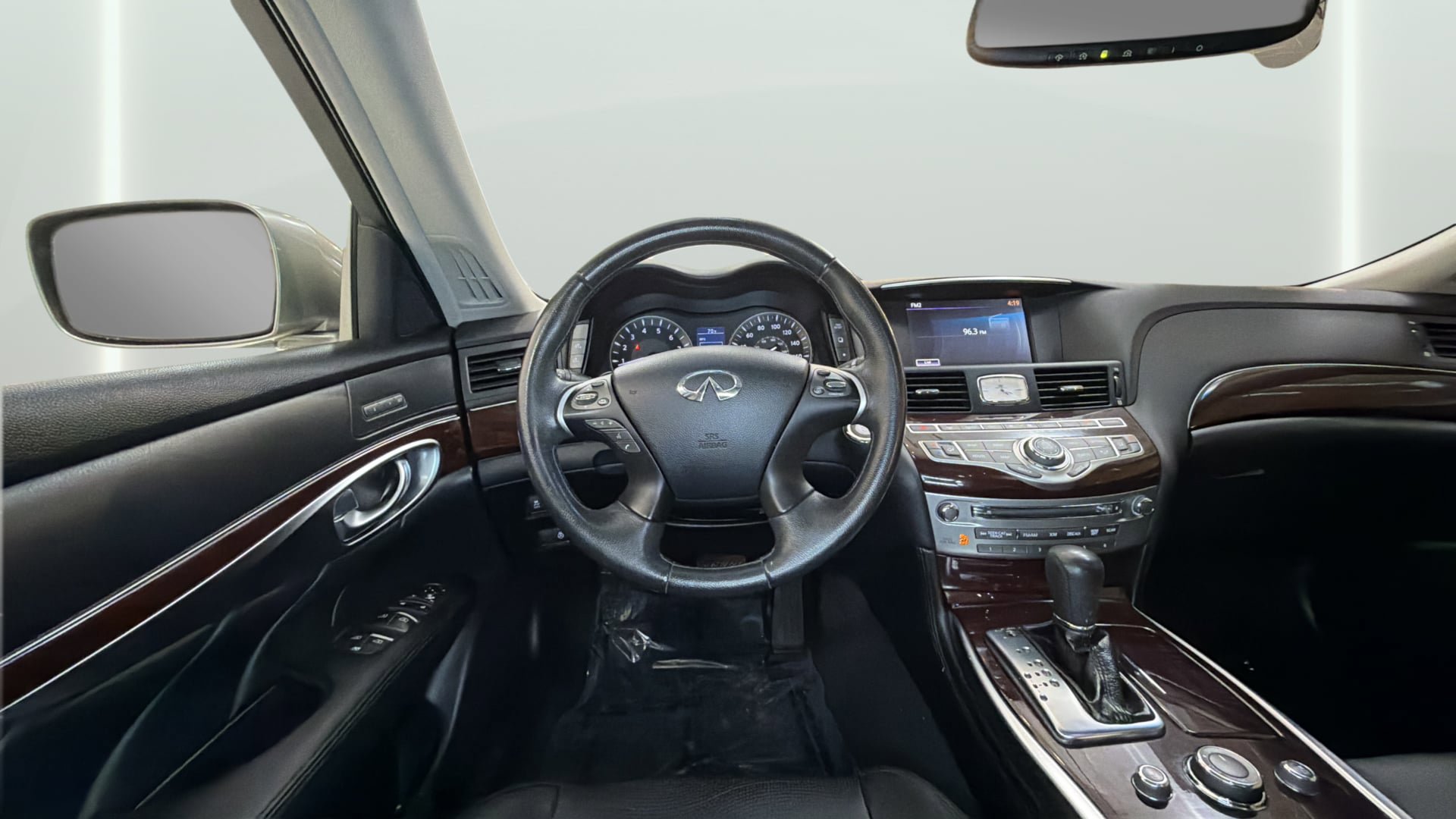 Used 2011 INFINITI M37 w/ Premium Pkg RWD image 16