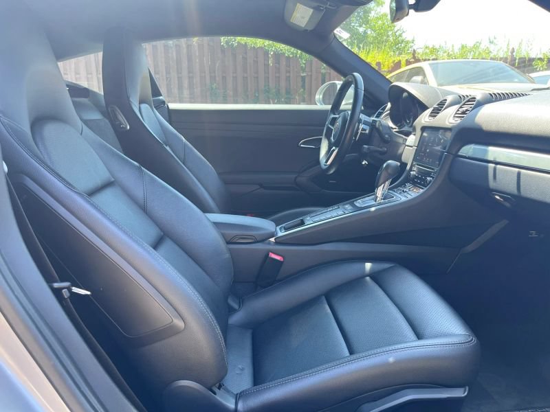 Used 2017 Porsche 718 Cayman RWD image 13