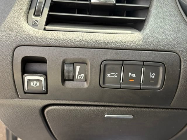 Used 2015 Chevrolet Impala LT w/ Convenience Package FWD image 25