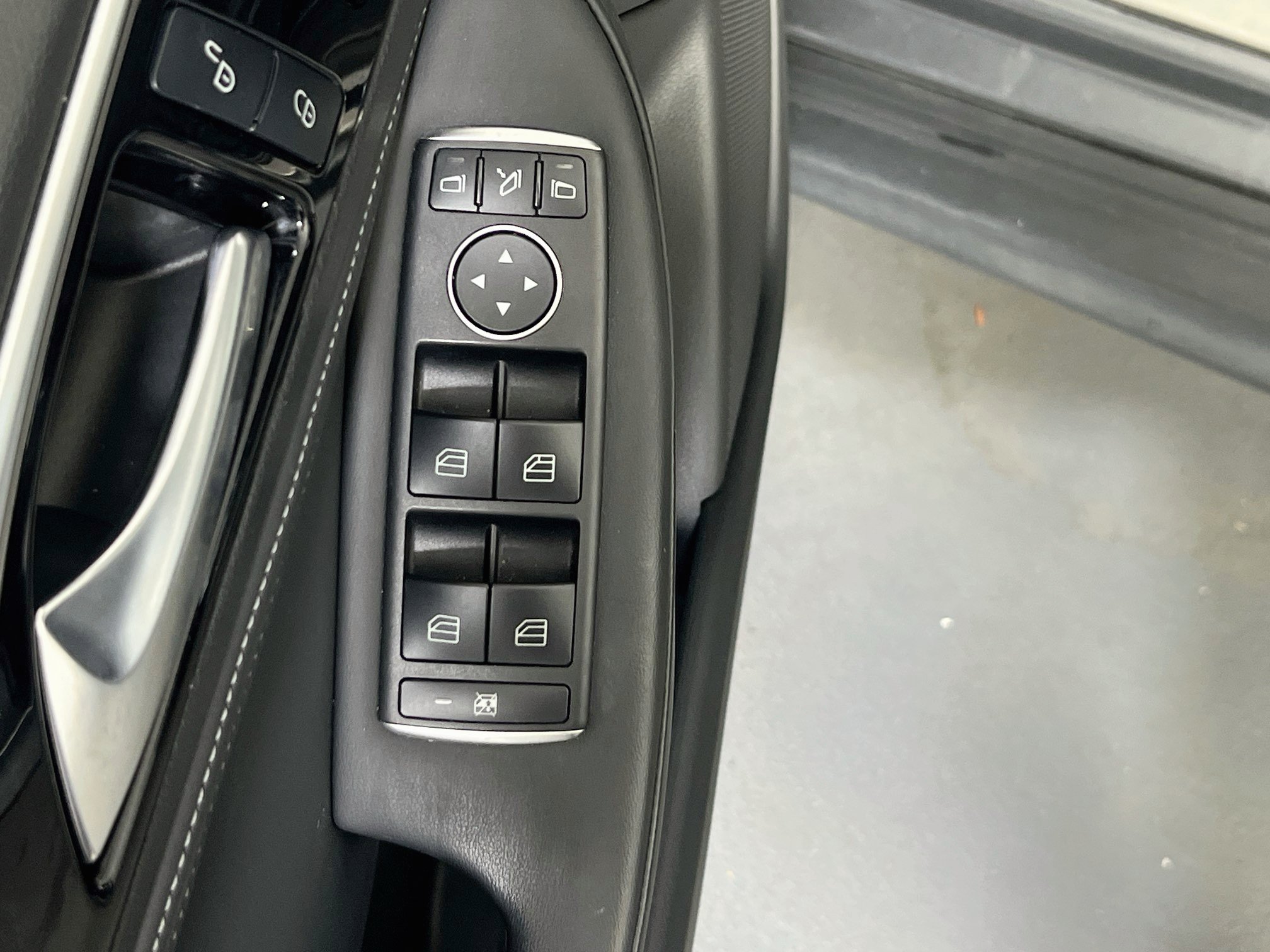 Used 2019 INFINITI QX30 AWD w/ Navigation Package image 18