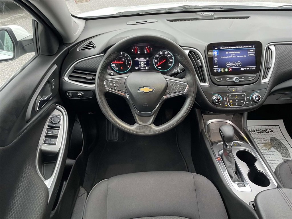 Used 2025 Chevrolet Malibu LT image 14
