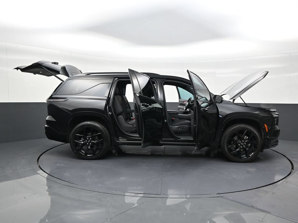 Used 2024 Chevrolet Traverse RS FWD image 26